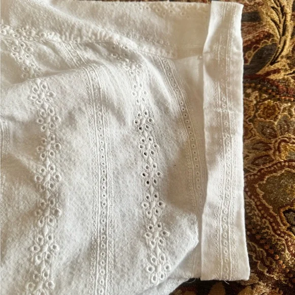 White Short-Sleeve Eyelet Blouse - Picture 5 of 7
